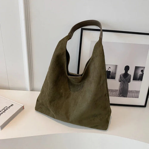 Olivia – Le sac suédine élégant et intemporel