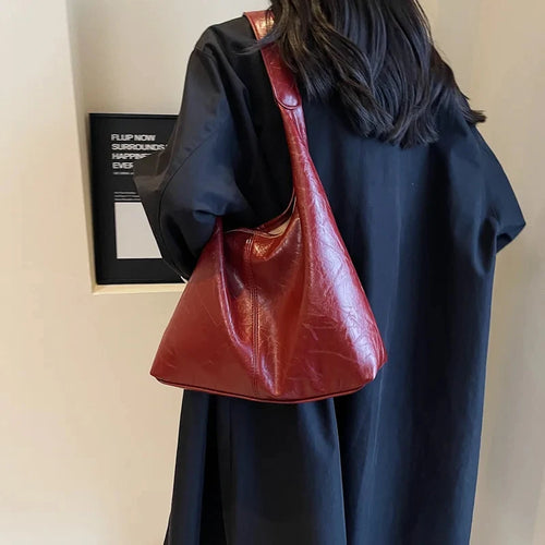 Olivia – Le sac suédine élégant et intemporel